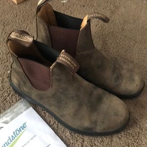 Blundstones 9.5 women’s rustic brown 585
